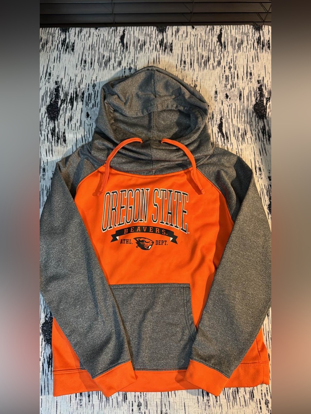 Oregon State Beavers Funnel/ Cowl Neck Hoodie - Women's Large NEW
L
